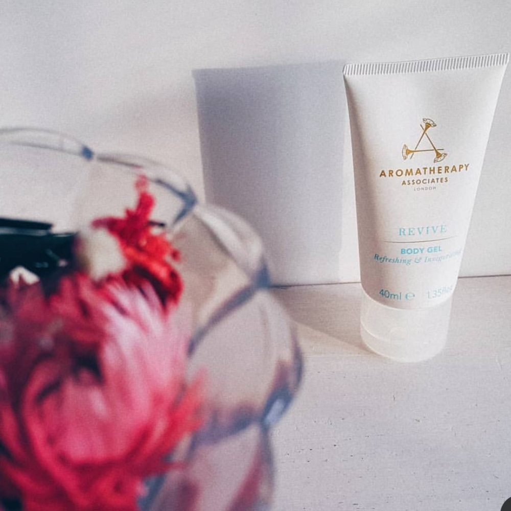 💦 AROMATHERAPY ASSOCIATES Revive Body Gel Energize & Awaken - Picture 3 of 5